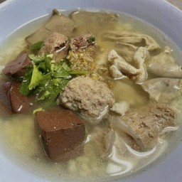 ข้าวต้มเครื่องในหมู