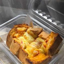 ปังปิ้งพิซซ่าปูอัดโรยชีส