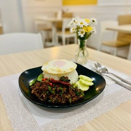 ข้าวผัดกระเพราเนื้อสับ