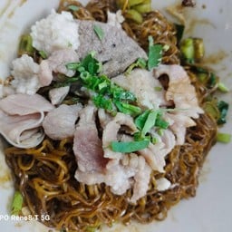 ร้านก๋วยเตี๋ยวโกรวย นวลจันทร์56เเยก5