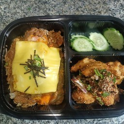 ข้าวหน้าหมูเกาหลีซีส+ยำไก่คาราเกะแซ่บ