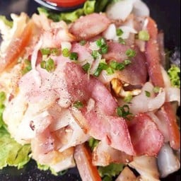 ผัดไทยลุงคิม นวลจันทร์ สาขาตลาดโพธิ์สุวรรณ ตลาดโพธิ์สุวรรณ