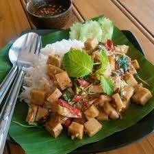 ข้าวกระเพราหมูยอ พระราม9
