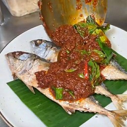 ข้าว พริกแกง ปลาทู 1 ตัว