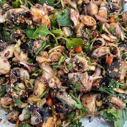 ลาบหอยเชอร์รี่