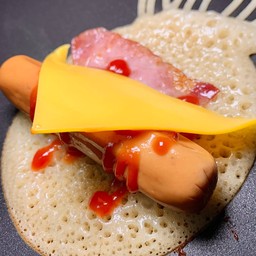 โตเกียวเบคอน-ไส้กรอก-ชีส