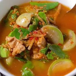 แกงป่าหมูสันคอใส่มะเขือ