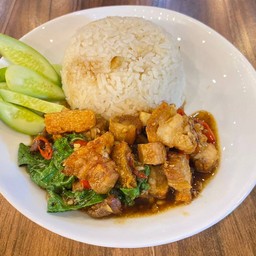 ข้าวกระเพราหมูกรอบ