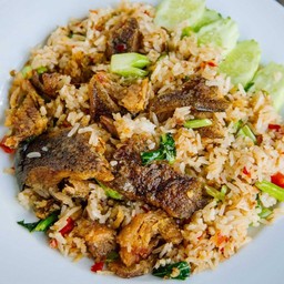 ข้าวผัดคะน้าปลาสลิด