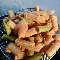 เจ๊เจี๊ยบ เผือกทอด เต้าหู้ทอด คิวรถบางคล้า สาขาฉะเชิงเทรา