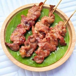 หมูปิ้งยายดี หมูปิ้งโบราณ/หมูหมักเกลือ/(ปิ้งเตาถ่าน หอมนุ่ม)