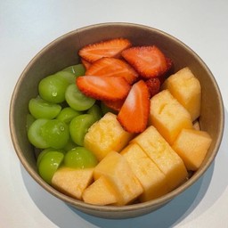 องุ่น+เมล่อน+สตอเบอรี่