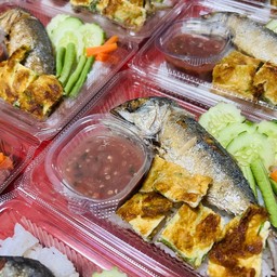 น้ำพริกกระปิ + ปลาทู