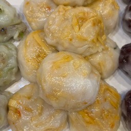 แป้งกลมไส้หน่อไม้กุ้งแห้งทรงเครื่องหกลูก