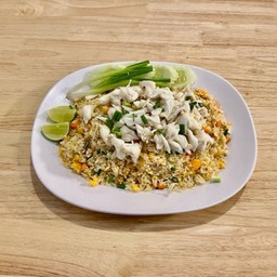 ข้าวผัดเนื้อปู จานใหญ่.