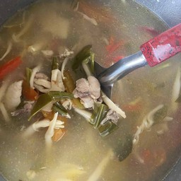 ต้มไก่ใส่เห้ดถุง
