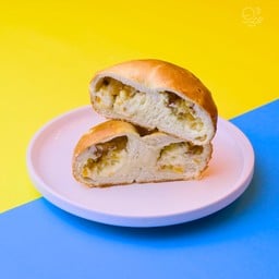 Cream Cheese Almond Orange Peel Bagel