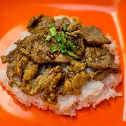 ข้าวหมูทอดกระเทียม