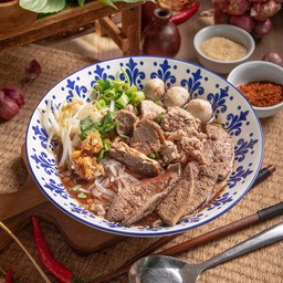 ก๋วยเตี๋ยวหมูน้ำตก+หมูตุ๋น