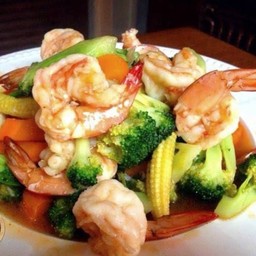 บล็อคโคลีผัดกุ้ง