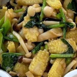 ผัดคะน้า, ข้าวโพดอ่อน, เห็ดชิเมจิ(เป็นกับข้าว