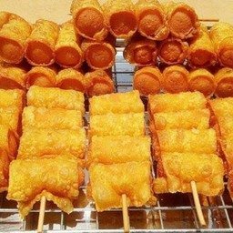 เกี๊ยวห่อไส้กรอก