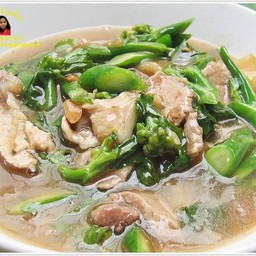 ราดหน้าไก่