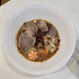 ชุดหมูล้วน