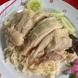 จ๋าหน่อย...ข้าวมันไก่ น้ำจิ้มรสเด็ด หน้าซีเจ