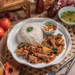 กะเพราเนื้อตุ๋น