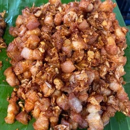 หมูสามชั้นทอดกระเทียม