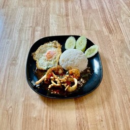 กะเพราไก่ราดข้าว.