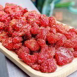 สตอเบอร์รี่หนึบคลุกพริกเกลือแซ่บ 100g