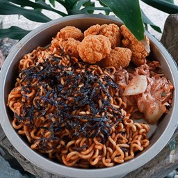 มาม่าเผ็ดเกาหลีไก่ป๊อบสไปซี่