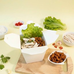 เส้นหมี่ไก่ฉีก + น้ำพริกหมูกระจก