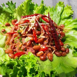 ขนมจีน ยำแหนมข้าวทอด หลังวัดหนองแฟบ วัดหนองแฟบ