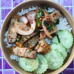 ข้าวลาบหมูกรอบ