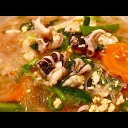 สุกี้น้ำ ปลาหมึก