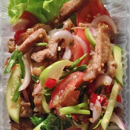 ข้าวยำหมู่ย่าง