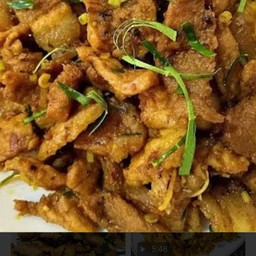 คั่วกลิ้งหมูชิ้นเครื่องแกงใต้