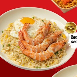 ข้าวผัดกุ้งโบราณเสิร์ฟคู่ไข่ดาวเยิ้มๆและน้ำจิ้มซีฟู้ด สำหรับทาน 1-2 ท่าน