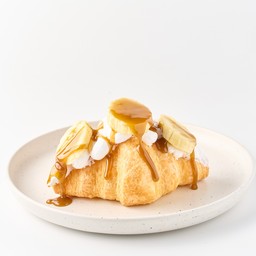 ครัวซองต์กล้วยหอมบัตเตอร์คาราเมลครีมสด