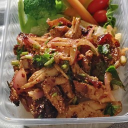 ข้าวน้ำตกหมูย่าง