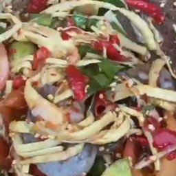 ตําหน่อไม้กุ้งสด