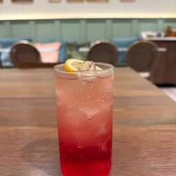 อิตาเลียนโซดา สตอเบอร์รี่ยูซุ