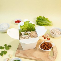 หมี่หมูสับ + ไก่ฉีก + น้ำพริกหมูกระจก