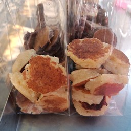 ขนมบ้าบิ่นขาว