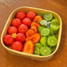 แตงโม,สตอเบอร์รี่,องุ่น