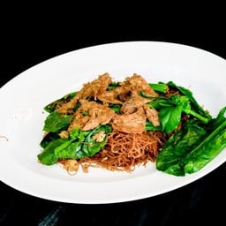 ราดหน้ายอดผักสายไหม ตลาดปิคนิคพลาซ่า