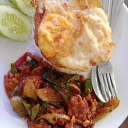 ข้าวพริกแกงหมู